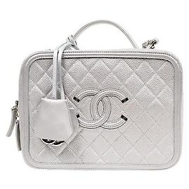 Chanel Silver Caviar Filigree Vanity Tote Bag Silber