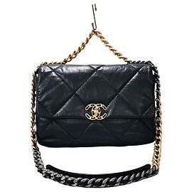 Chanel Bolsa com aba Large em pele de cabra Preto