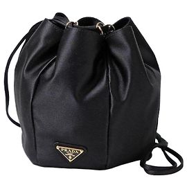 Prada Mini borsa bucket in raso Nero