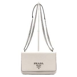 Prada Bolsa de ombro e crossbody em couro de bezerro Saffiano macio branco com logótipo prateado e corrente Branco