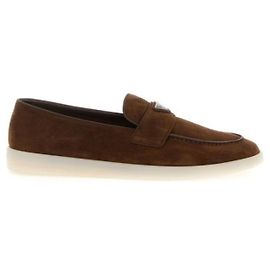 Prada Mocassins en daim avec logo triangle Marron