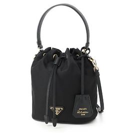 Prada Mini Bolso Re-Edition de Nylon Negro