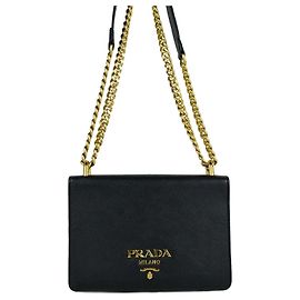 Prada Borsa a tracolla con patta in Saffiano Nero