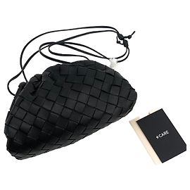 Bottega Veneta Mini Bolsa Dumpling Trançada Preto