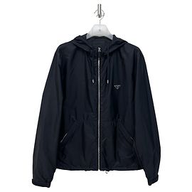 Prada Chaqueta cortavientos Re-Nylon con logotipo triangular Negro