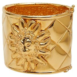 Bracelet jonc Chanel Matelassé motif lion Doré