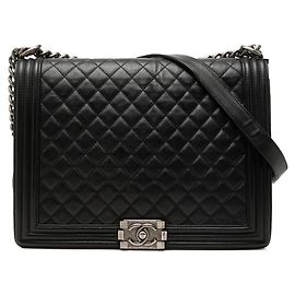 Borsa a tracolla Chanel Boy Matelassé in pelle di agnello nera Nero