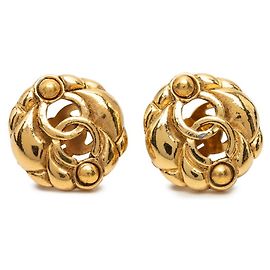 Chanel Coco Mark Vintage Gold Plated Clip Earrings Golden