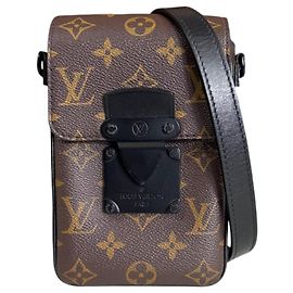 Louis Vuitton Shoulder Bag in Monogram Macassar Brown Black