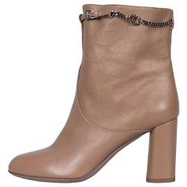 Botas de cano curto com corrente em couro castanho Christian Dior 38.5 Usado Outro