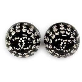 Orecchini a lobo Chanel D26A Coco Mark in cristallo e strass Nero
