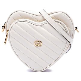 Bolsa Tiracolo Gucci Mini Matelassé em couro de bezerro branco com padrão diagonal e G entrelaçados em forma de coração Branco