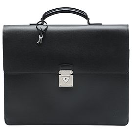 Louis Vuitton Black Taiga Robusto 2 Preto