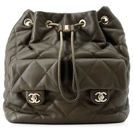 Bolsa de mão Chanel em couro cáqui Caqui