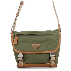Bolsa de Ombro Prada Saffiano Medium Verde