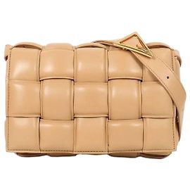 Bottega Veneta Bolsa Cassette Acolchoada Almond Marrom