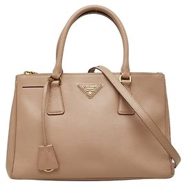 Bolso Prada Galleria con placa de logotipo triangular Beige