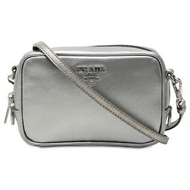 Bolsa de Ombro Prada Logo Prata