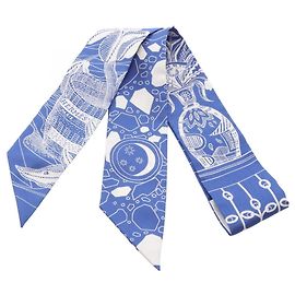 Hermès Lenço Hermes Twilly LA DANSE DES AMAZONES Branco Azul