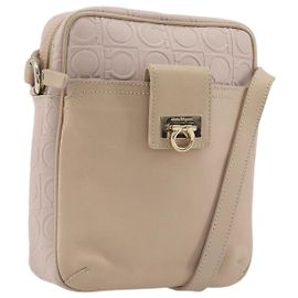 Borsa a tracolla Salvatore Ferragamo Gancini in pelle rosa e oro Auth 194244A Rosa D'oro