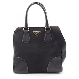 Prada PRADA 2-Way Handtasche mit Triangle-Plakette Schwarz