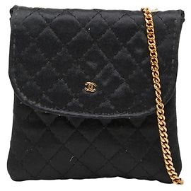 Sac à main pochette Chanel Matelassé Coco Mark Mini Chain en satin noir Noir