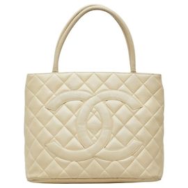 Sac cabas Chanel Matelassé Coco Mark Reissue Blanc Écru