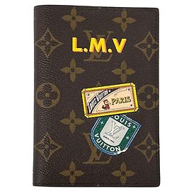 Louis Vuitton Monogram Brown Passhülle Braun