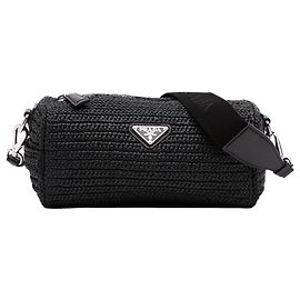 Borsa a tracolla Prada in crochet effetto rafia nera Nero