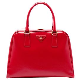 Prada Red Saffiano Vernice Pyramid Frame Handtasche Rot