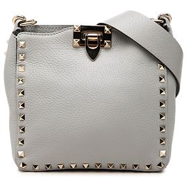Bolsa de ombro Valentino Gray Mini em couro de bezerro granulado Rockstud com fecho flip lock Marrom