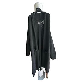 Munthe Plus Simonsen PLU langer schwarzer Strickmantel mit großem Kragen Schwarz