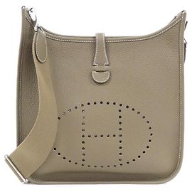 Hermès Bolsa de Ombro Hermes Evelyne 3 PM Taupe