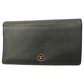 Portafoglio lungo Chanel in pelle di vitello martellata nera Nero
