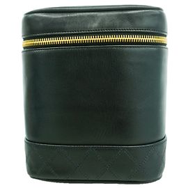 Borsa Vanity Chanel in pelle d'agnello nera Nero