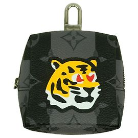 Chaveiro Louis Vuitton Monogram Eclipse Marrom Preto