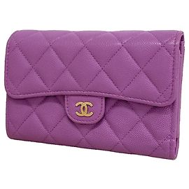Carteira tri-fold Chanel em pele de vitelo granulada roxa Roxo