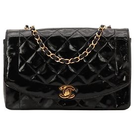 Bolsa de aba Chanel Vintage em couro de verniz Preto