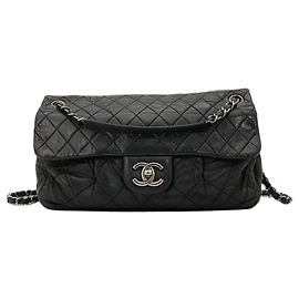 Bolsa de aba Chanel em couro de cordeiro matelassé preto Preto