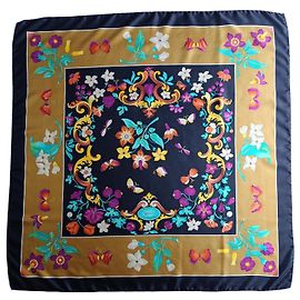 Lenço de seda Gucci com estampa floral e borboletas Preto Rosa Branco Dourado Verde Laranja Roxo Amarelo