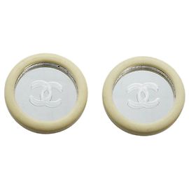 Brincos de pressão Chanel Dourado e Branco Branco Dourado