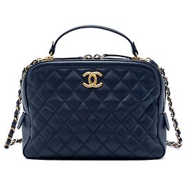 Mala Vanity Chanel Blue Medium CC Quilted Lambskin com alça e corrente Azul Azul marinho