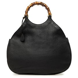 Bolsa Hobo Gucci em couro de bezerro granulado preto com bambu Preto