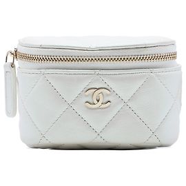 Monedero de brazo Chanel White CC Quilted Lambskin Blanco Crudo