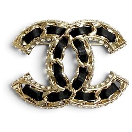 Broche Chanel em couro preto Preto