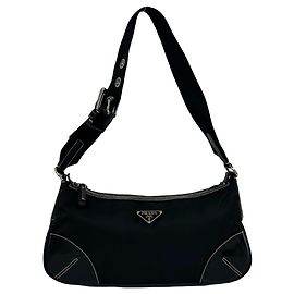 Bolso de hombro Prada en nylon Tessuto y cuero con placa de logo triangular Negro