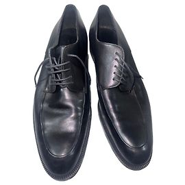 Gucci Scarpe stringate in pelle nera Nero