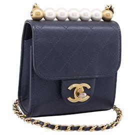 Sac CHANEL Mini Matelasse Chain Pearl Bag Goatskin Navy Gold CC Auth 197060SAM Doré Bleu Marine