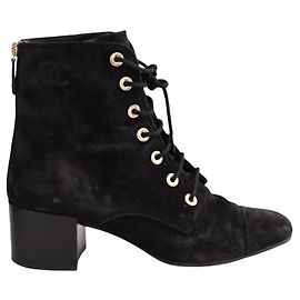 Bottines à lacets Chanel en daim noir Noir