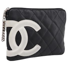 Pouch CHANEL Cambon Line Matelasse in pelle nera con CC argento Auth 197572A Nero Argento